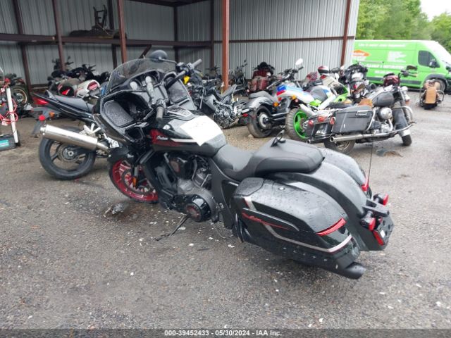 2024 INDIAN MOTORCYCLE CO. CHALLENGER 56KLCERR9R3425631 Photo 2