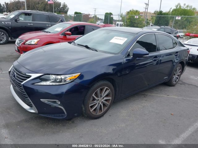 JTHBW1GG0G2117171 Lexus ES 300H