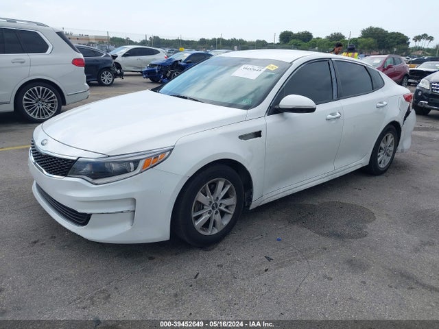 KIA Optima Lx 2018 5XXGT4L32JG179998 Image 2