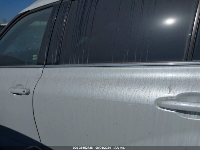 5TDHZRAHXNS104565 Toyota Highlander Xle
