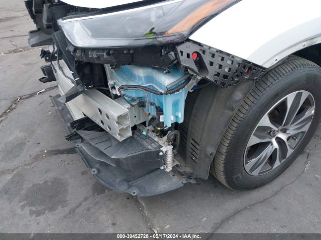 5TDHZRAHXNS104565 Toyota Highlander Xle