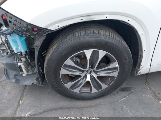 5TDHZRAHXNS104565 Toyota Highlander Xle