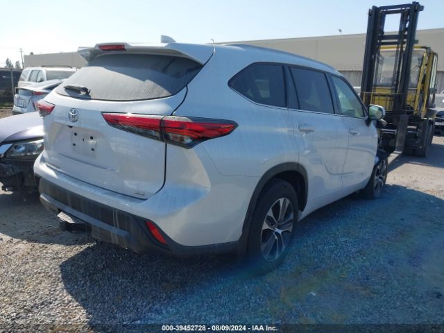 5TDHZRAHXNS104565 Toyota Highlander Xle