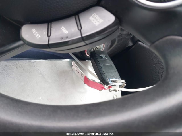 KIA SOUL + 2018 KNDJP3A57J7589911 Image 11