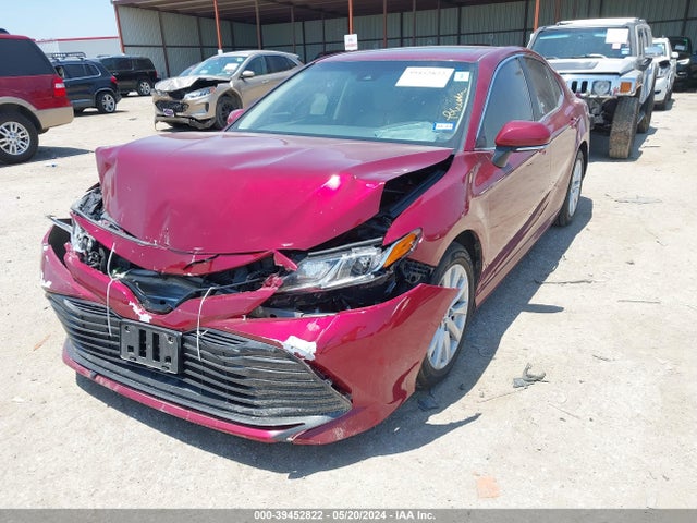 Toyota CAMRY LE 2018 4T1B11HK4JU665443 Image 2