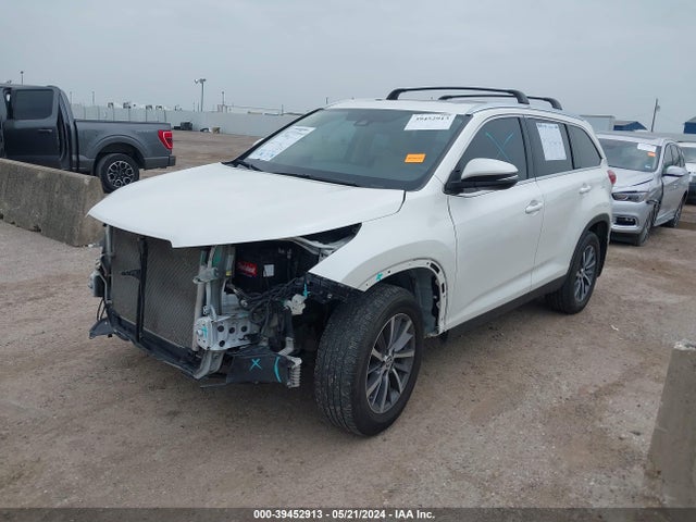 Toyota Highlander Xle 2019 5TDJZRFH6KS733424 Image 2