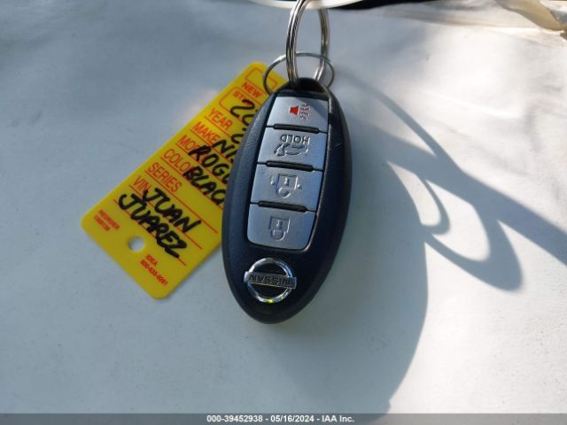 KNMAT2MT9FP554827 Nissan ROGUE SV