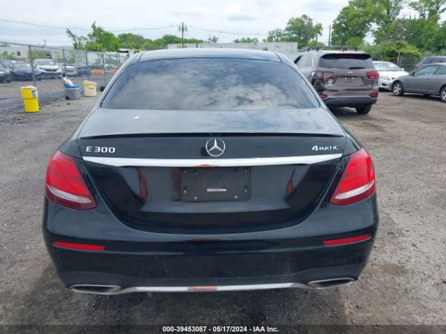 WDDZF4KB3JA469046 Mercedes-Benz E 300 4matic