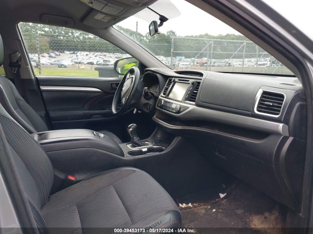 Toyota Highlander Le Plus V6 2016 5TDBKRFH6GS284892 Image 5