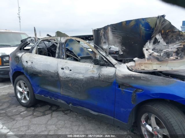 SADCJ2GX4JA289537 Jaguar F-pace 30t Premium