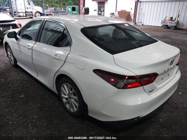 Toyota CAMRY LE 2024 4T1C11AK3RU878166 Image 3