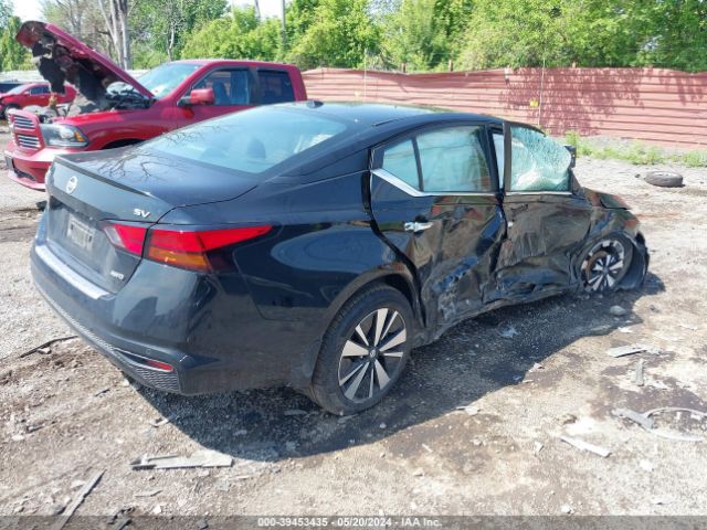 1N4BL4DW1NN381010 Nissan Altima Sv Intelligent Awd
