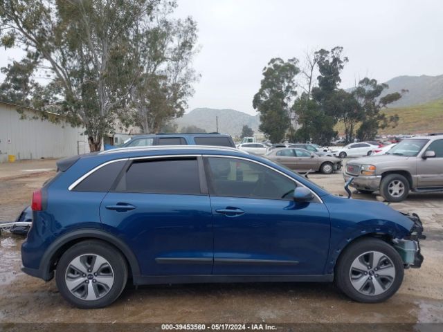 KNDCB3LC4J5155945 KIA NIRO LX