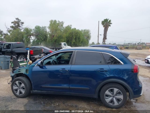 KNDCB3LC4J5155945 KIA NIRO LX