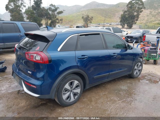 KNDCB3LC4J5155945 KIA NIRO LX