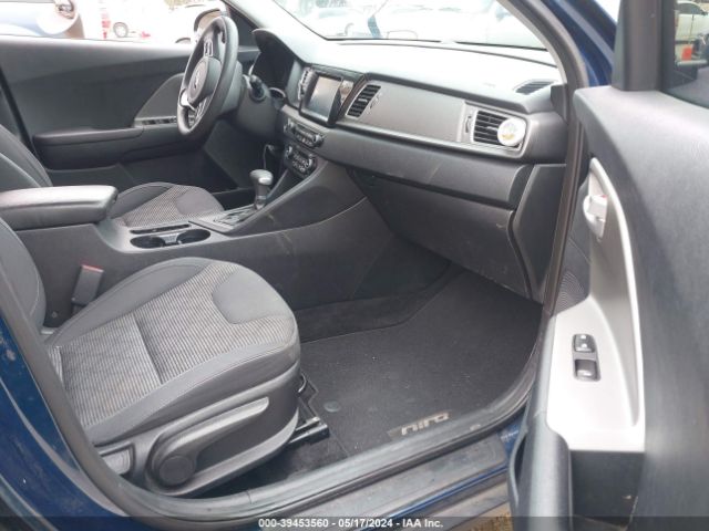 KNDCB3LC4J5155945 KIA NIRO LX