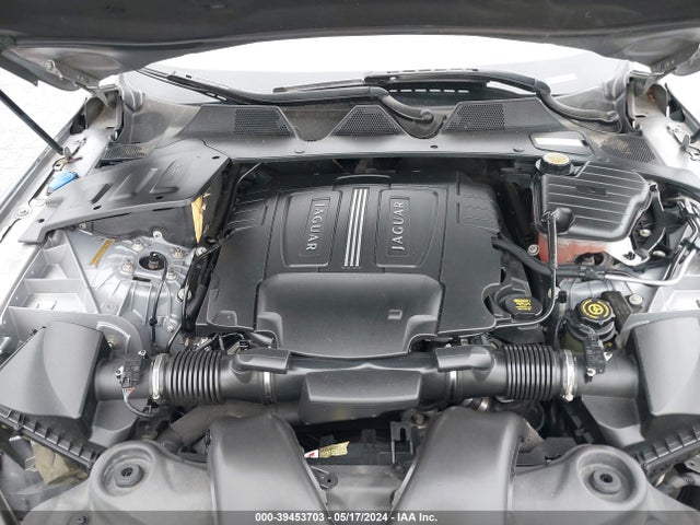 2011 JAGUAR XJ SAJWA2GB0BLV04741 Photo 9