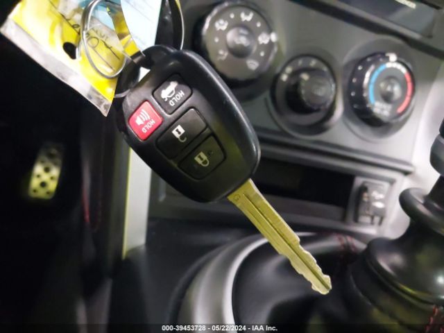 JF1ZNAA14G9702453 Scion FR-S