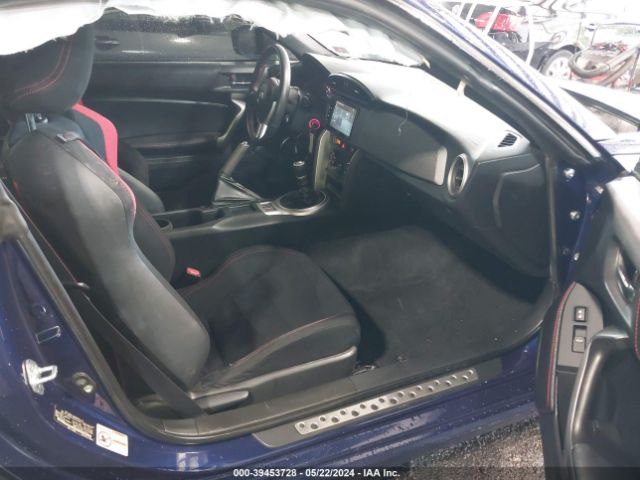 JF1ZNAA14G9702453 Scion FR-S