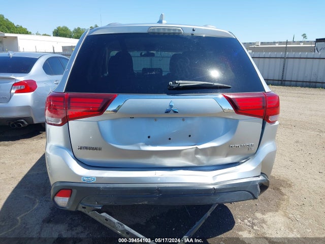 JA4AD3A39JZ055489 Mitsubishi Outlander Se