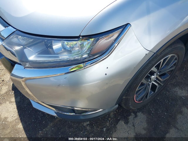 JA4AD3A39JZ055489 Mitsubishi Outlander Se