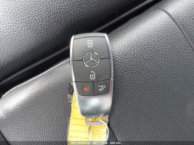 WDD3G4FB8KW000682 Mercedes-Benz A 220 4matic