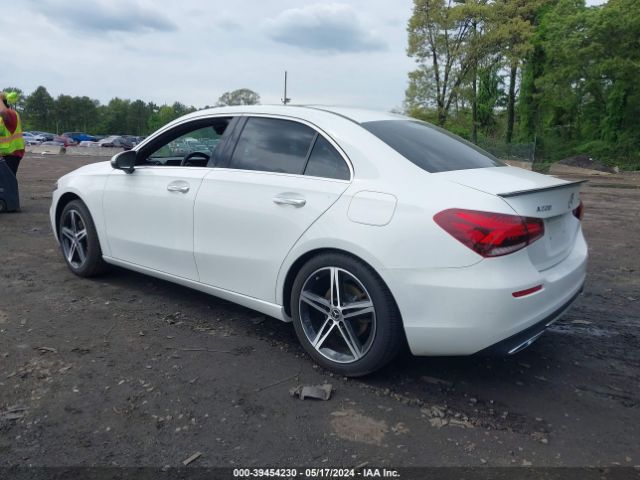 WDD3G4FB8KW000682 Mercedes-Benz A 220 4matic