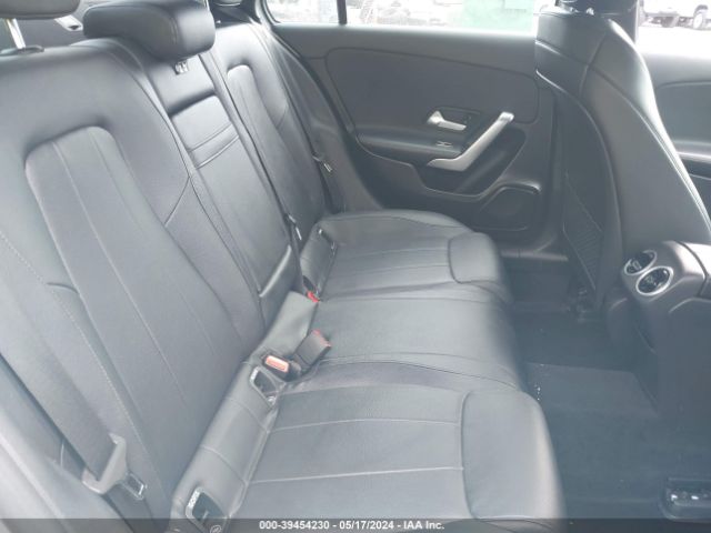 WDD3G4FB8KW000682 Mercedes-Benz A 220 4matic