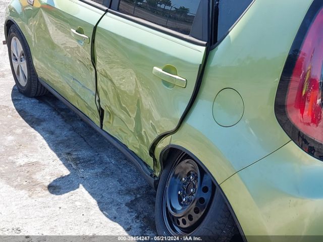 KNDJN2A24G7840916 KIA Soul