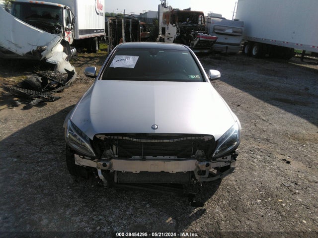 55SWF6GB8FU021268 Mercedes-Benz C 400 4matic