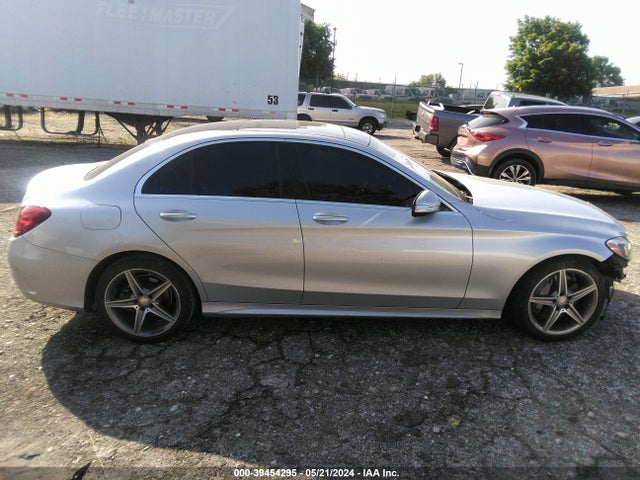 55SWF6GB8FU021268 Mercedes-Benz C 400 4matic