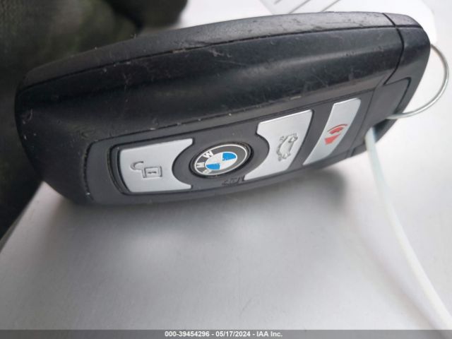 WBA8E1G38HNU16920 BMW 320i