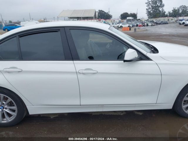 WBA8E1G38HNU16920 BMW 320i