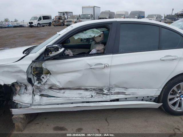 WBA8E1G38HNU16920 BMW 320i