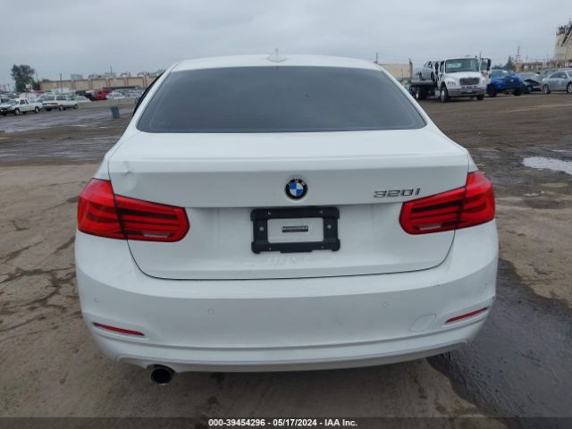 WBA8E1G38HNU16920 BMW 320i