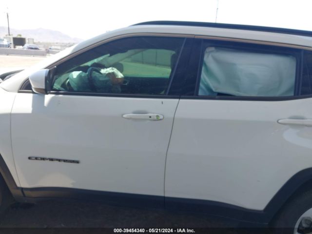 3C4NJCBBXLT147405 Jeep Compass Latitude Fwd