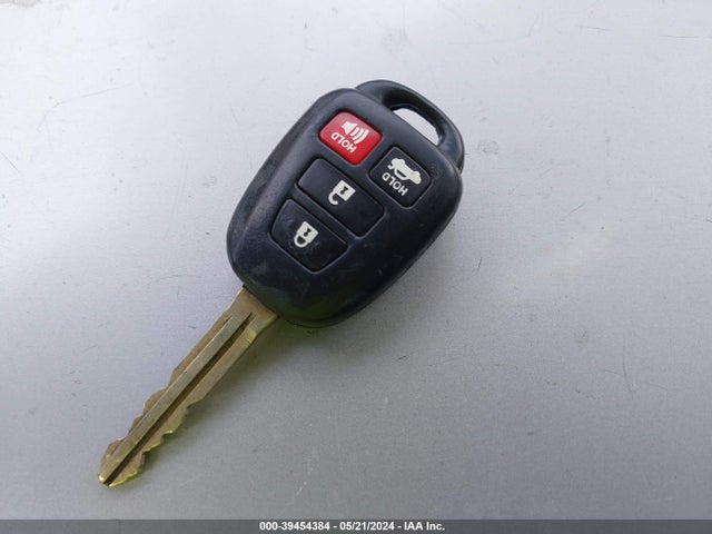 Toyota Rav4 Xle 2017 2T3RFREV7HW550737 Image 11