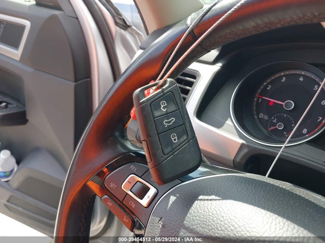 1V2CR2CA2JC505684 Volkswagen Atlas 3.6l V6 Se