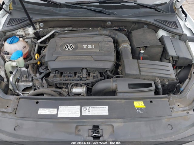 1VWDT7A3XHC030186 Volkswagen Passat 1.8t R-line
