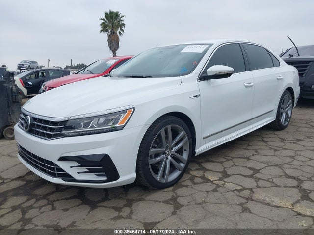 1VWDT7A3XHC030186 Volkswagen Passat 1.8t R-line