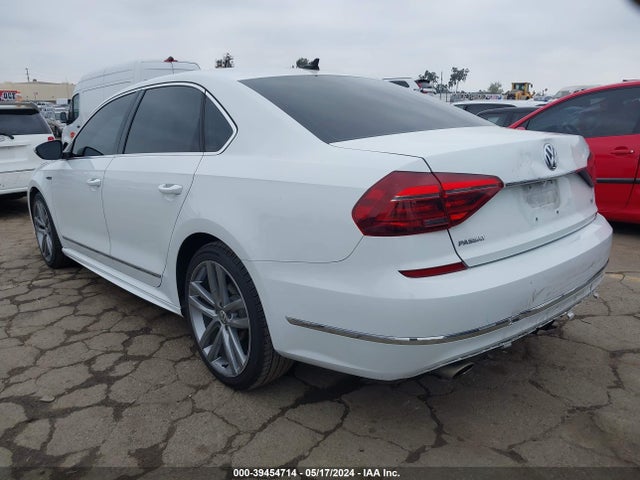 1VWDT7A3XHC030186 Volkswagen Passat 1.8t R-line