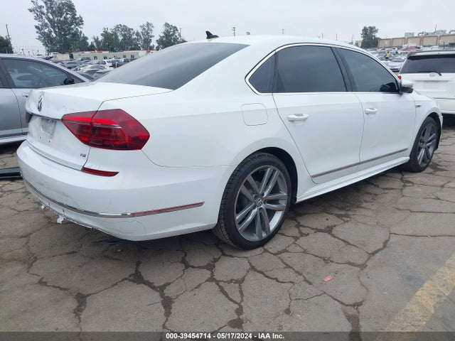 1VWDT7A3XHC030186 Volkswagen Passat 1.8t R-line