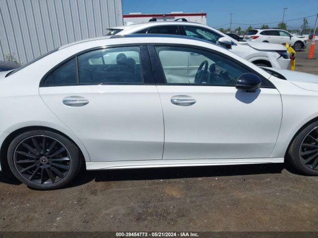 WDD3G4FBXKW020755 Mercedes-Benz A 220 4matic