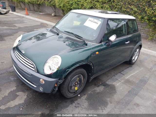 2005 MINI COOPER WMWRC33425TC58136 Photo 1