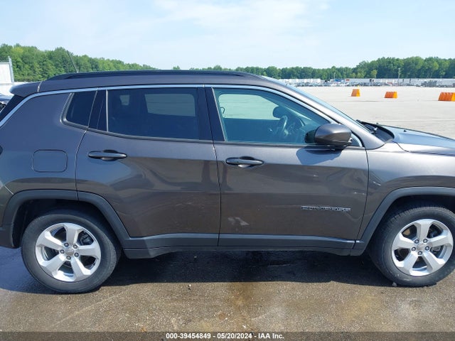3C4NJCBB1HT669251 Jeep New Compass Latitude Fwd