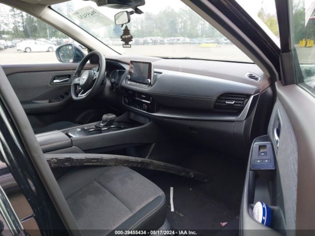 5N1AT3BA1MC739476 Nissan Rogue Sv Fwd