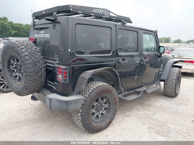 1C4BJWEG1HL737944 Jeep Wrangler Unlimited Sahara 4x4