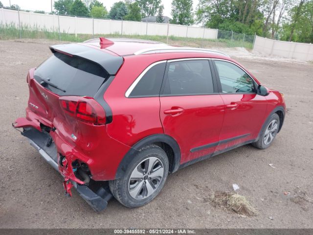 KNDCB3LC9N5512204 KIA NIRO LX