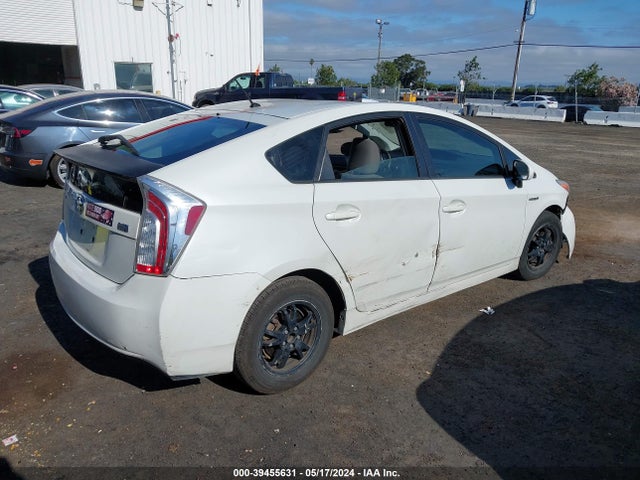 Toyota Prius Two 2014 JTDKN3DU9E1786679 Image 4