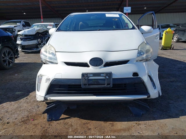 Toyota Prius Two 2014 JTDKN3DU9E1786679 Image 6